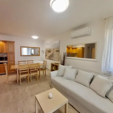 Balaton Beachside N1 Appartement *