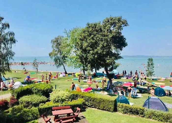 Balaton Beachside N1 * שיופוק