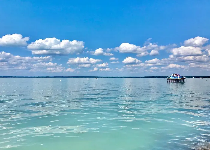 Balaton Beachside N1 דירה *