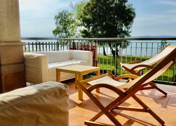 Balaton Beachside N1 דירה