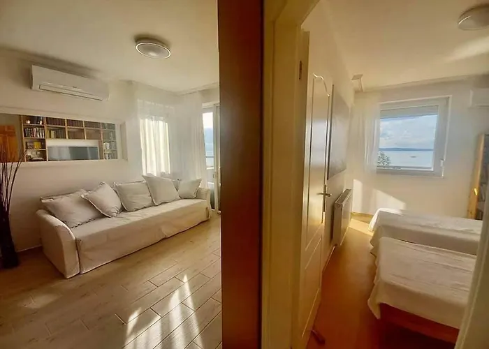 Balaton Beachside N1 דירה