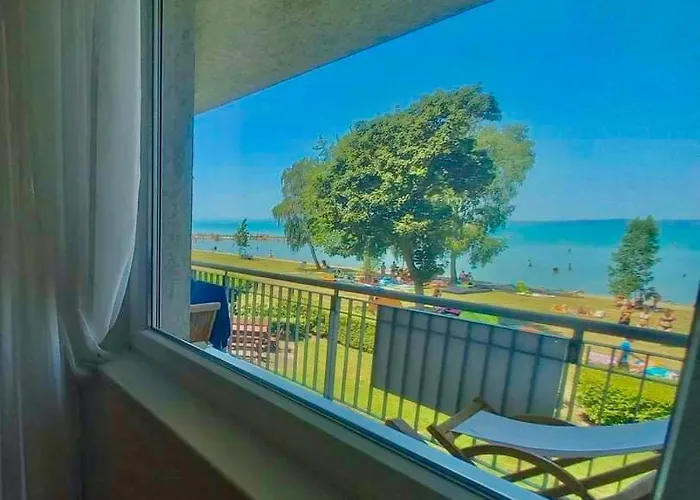 Balaton Beachside N1 דירה *