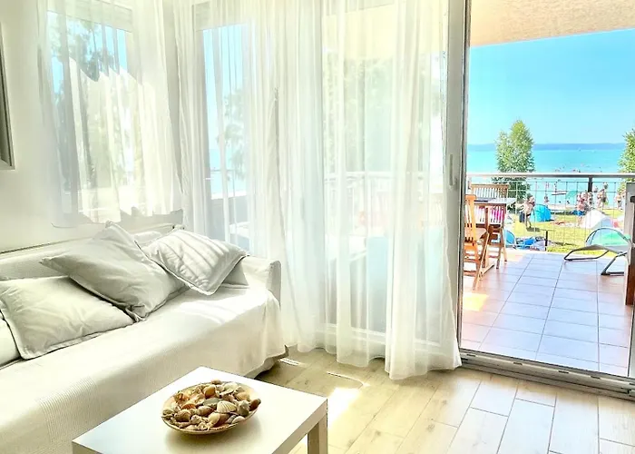 Balaton Beachside N1 * שיופוק