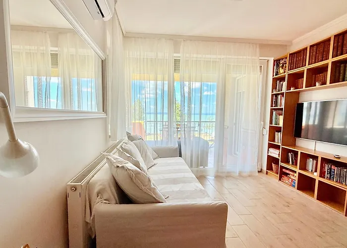 Balaton Beachside N1 שיופוק